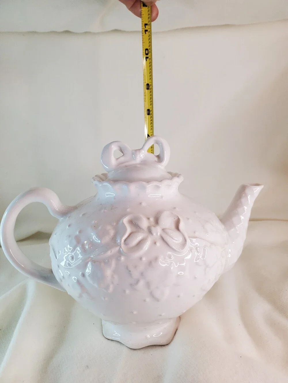 Lynn Hollyn Porta white ceramic teapot